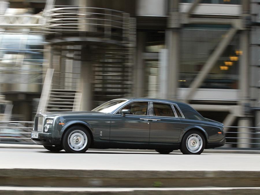  Rolls-Royce Phantom 2003 года  (UK) (фото 10 из 20)